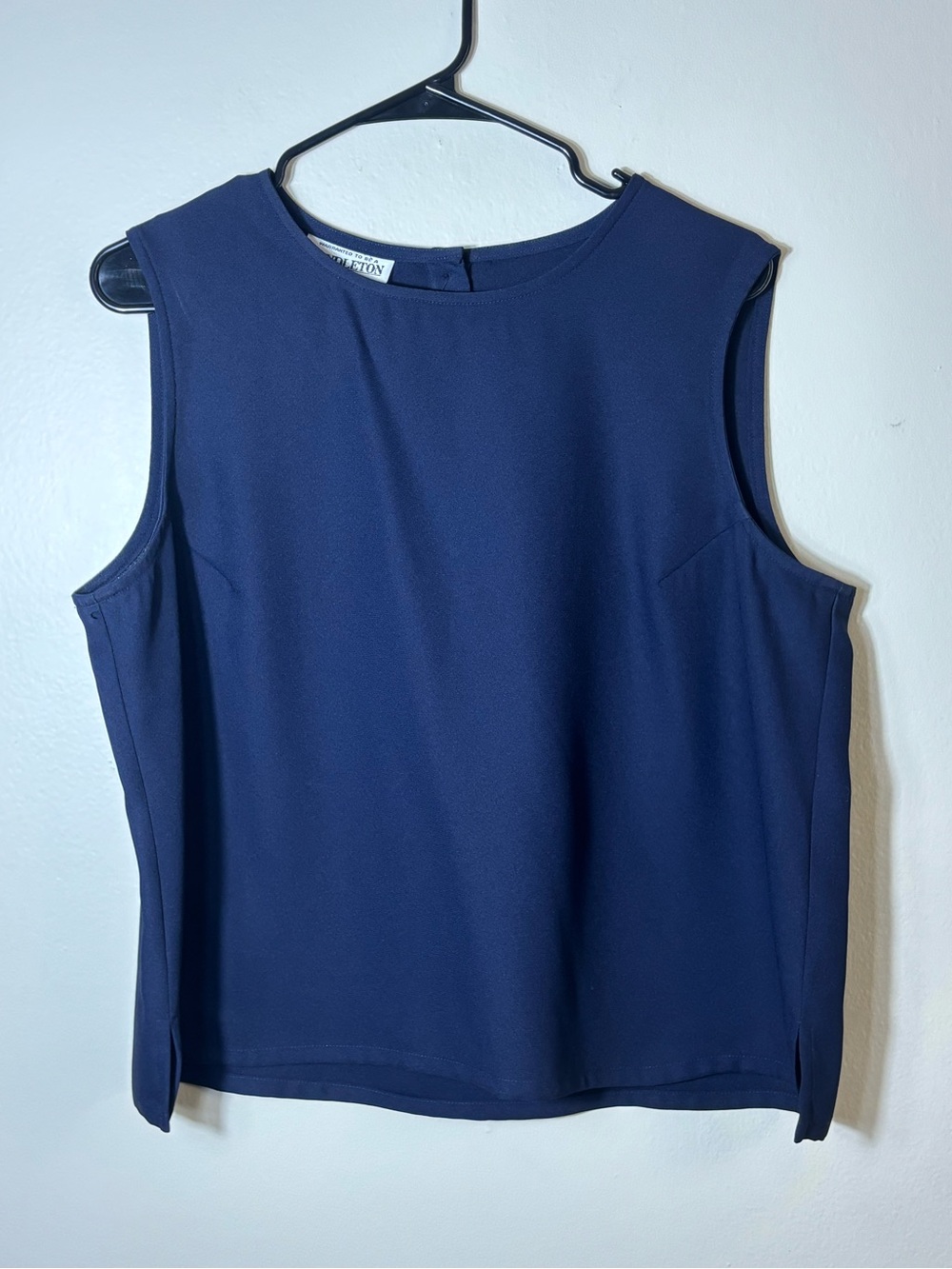 Pendleton Women's Navy Blue Sleeveless Blouse Button Closure Size 18